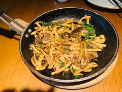 橄榄油煎三种菇-庆春朴门(前滩太古里店)