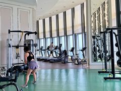 -珠海瑞吉酒店游泳池