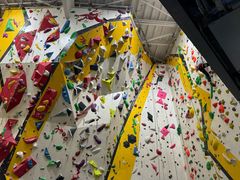 -问山MountQuest攀岩馆