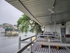 -Lake Shore Hotel & Restaurant