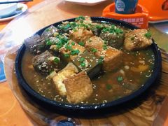 铁板双色豆腐-张家卫·阳江菜·小海鲜(肥婆湾桥店)