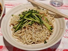 -肥肥虾庄·金牌油焖大虾(汉街SKP店)