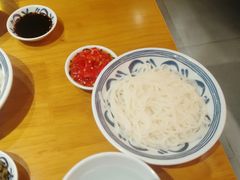 -霸蛮湖南菜·牛肉粉(荣京西街店)