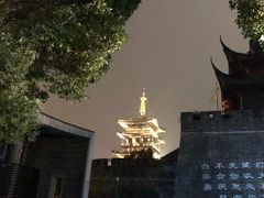 -吴山路夜市