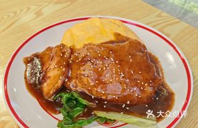 Black Pepper Full Pork Chop Rice