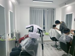 -LILI·HAIR SALON理理造型