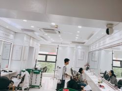 -镁连社·美联社