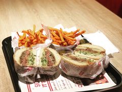 -The Habit Burger Grill 哈比特汉堡(复兴soho店)