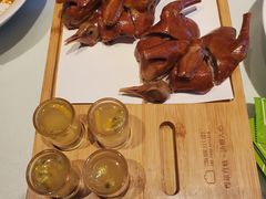 红烧乳鸽-汤城小厨•粤菜•靓汤(苏州街店)