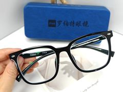 -罗伯特眼镜·蔡司官方授权(罗湖国贸店)