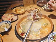 -洱火云南酸菜牛肉火锅(石景山当代商城店)