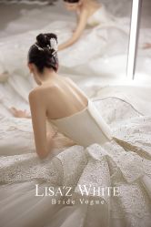 点击看大图 -Renee芮亦婚纱