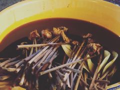 -拈签一笑黄牛肉辣卤串串