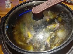 黄辣丁鲜鱼锅-小小河边鱼(天润城店)