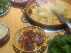 -洱火云南酸菜牛肉火锅(石景山当代商城店)