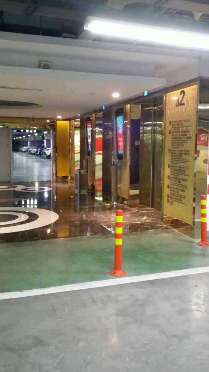 中兴新一城停车场-"新一城的地理位置很好,而且停车场也很大,.