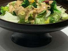 花椰菜牛油果沙拉-YAFEE雅菲·粤菜·湘菜·融合菜(魏公村店)