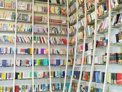 -钟书阁(松江泰晤士小镇店)