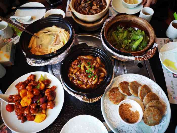 鹅城粤菜馆(白云山路店)-"最近顺德菜有点流行,这家在梅江,位置比较.