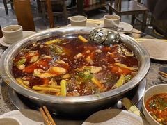 -肖肖酸萝卜鱼火锅(总店)