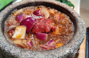 Black Beef in Stone Pot