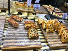 -万利隆·活力烘焙(人民路店)