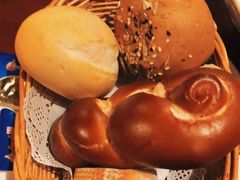 面包筐-申德勒加油站餐厅(三里屯北小街店)