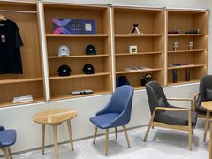 -小鹏汽车(北京龙湖长楹天街销售中心)