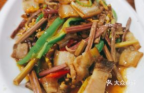 Stir-fried Wild Vegetables with Preserved Pork