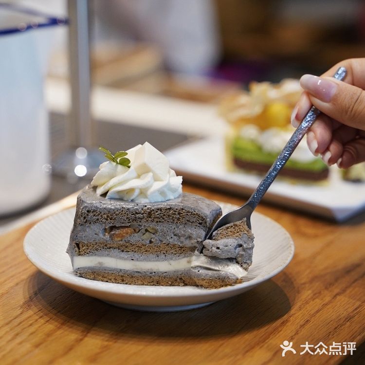 葡萄青提戚风 黑芝麻豆乳红茶戚风