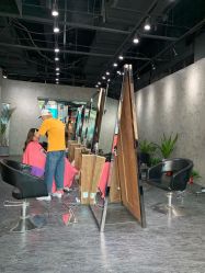 大厅-发饰美男士增发补发假发定制店