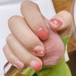 -小四撸猫美甲咖