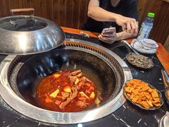 -袁小二大东北铁锅炖(吉祥村总部)