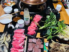 -果松木炭酸菜铜火锅·外婆参鸡汤