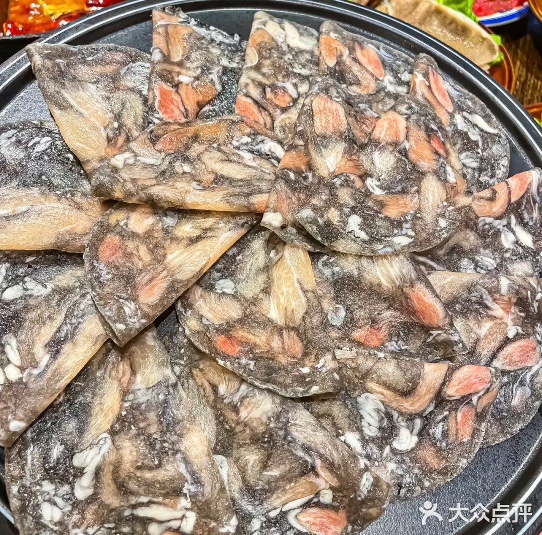 今天尝鲜火锅，辣到飞起！