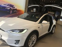 -TESLA 特斯拉(上海太古汇体验店)