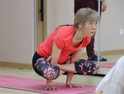 -酉嘉瑜伽YO+YOGA