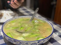 姜酒鸡汤浸丝瓜-小粤楼·怀旧粤菜(万辉国际广场店)