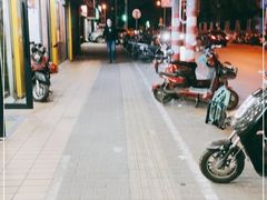 -诺柯视眼镜-蔡司依视路官方工厂店(淞南一店)