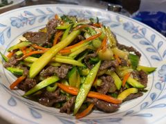 -头上红煨盐鸡·非遗院子餐厅