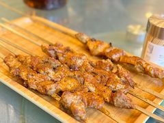 烤牛羊肉串-乡村馕坑肉·烧烤·新疆菜·本地人更爱吃(阿勒泰首店)