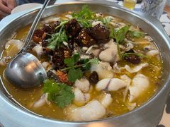 -何哥鲜鱼餐厅(龙湖花园店)