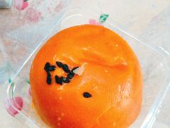 莲蓉蛋黄酥-鲍师傅糕点(国金街店)