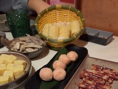 -喃喃椰·糟粕醋·椰子鸡火锅(七堡花园店)