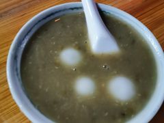 绿豆沙加汤圆-石楼老字号糖水店(人民路店)