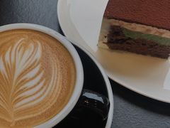 巧克力抹茶蛋糕-black rainbow coffee