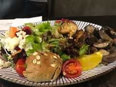 秘制鸡肉沙拉-TAMATI(巴黎贝甜韩式西餐厅店)