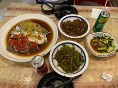 双椒鱼头-钟掌勺忘不了地道湘菜(新天地假日广场店)
