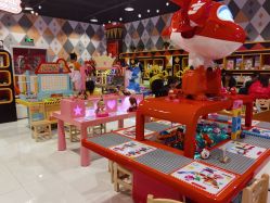 -哈尼鹿儿童乐园(长沙梅溪湖步步高店)