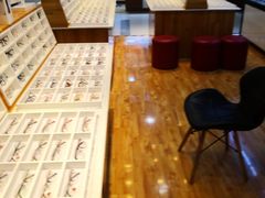 -MiRi眼镜连锁·蔡司·尼康控优点合作店(莘庄店)